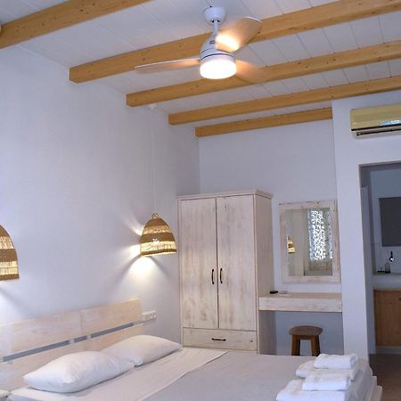 Κalamitsi Rooms & Apartments Kímolos Eksteriør bilde