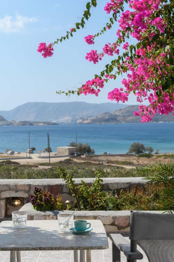 Κalamitsi Rooms & Apartments Kímolos Eksteriør bilde