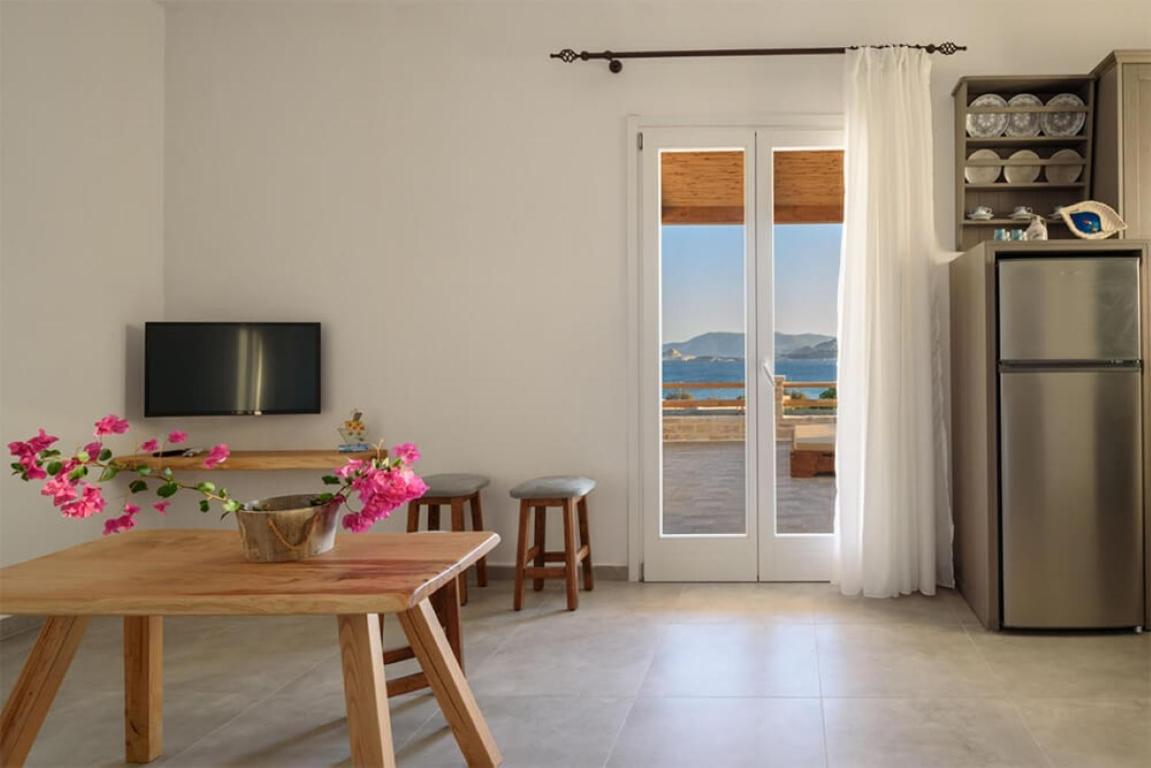 Κalamitsi Rooms & Apartments Kímolos Eksteriør bilde