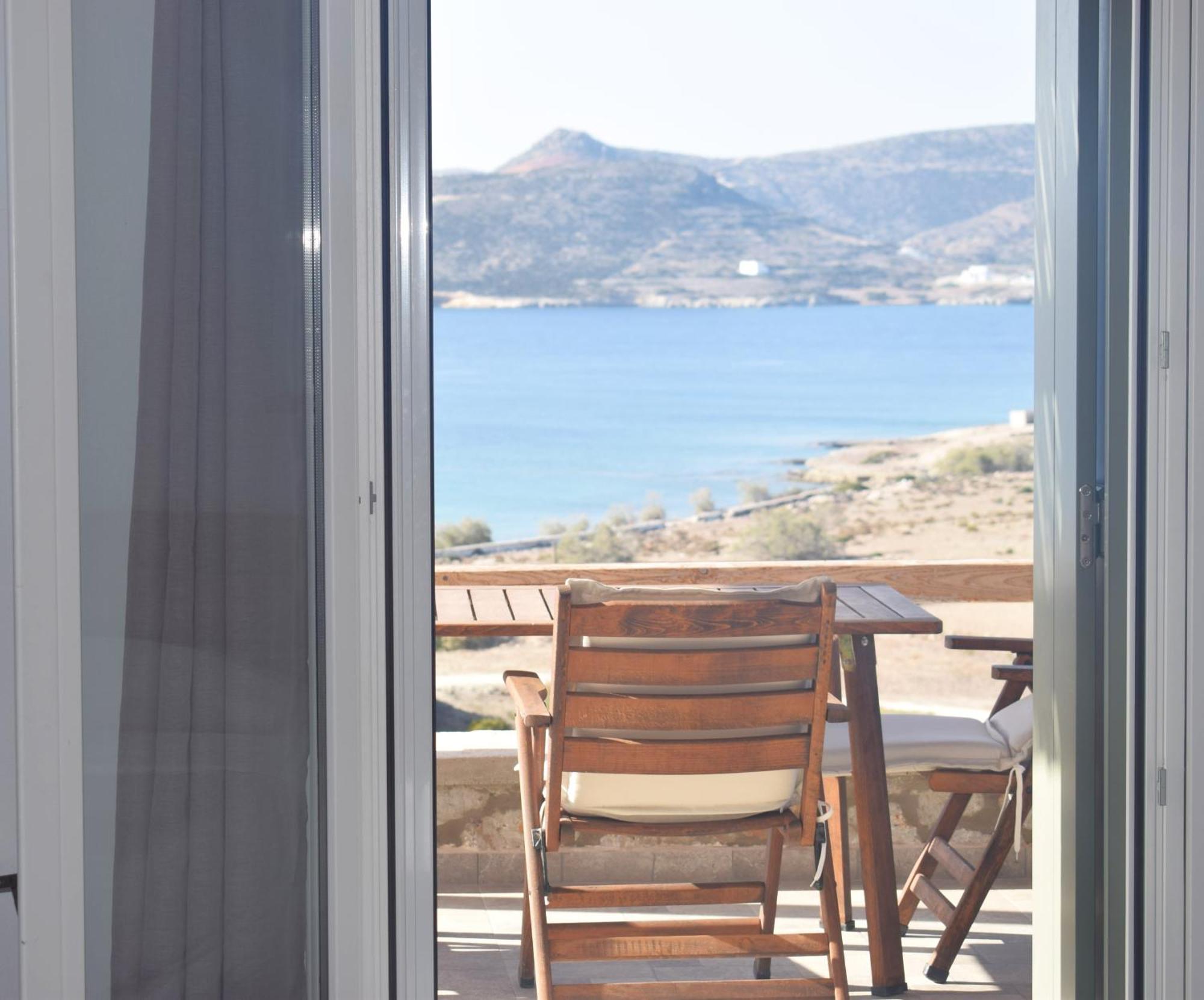 Κalamitsi Rooms & Apartments Kímolos Eksteriør bilde