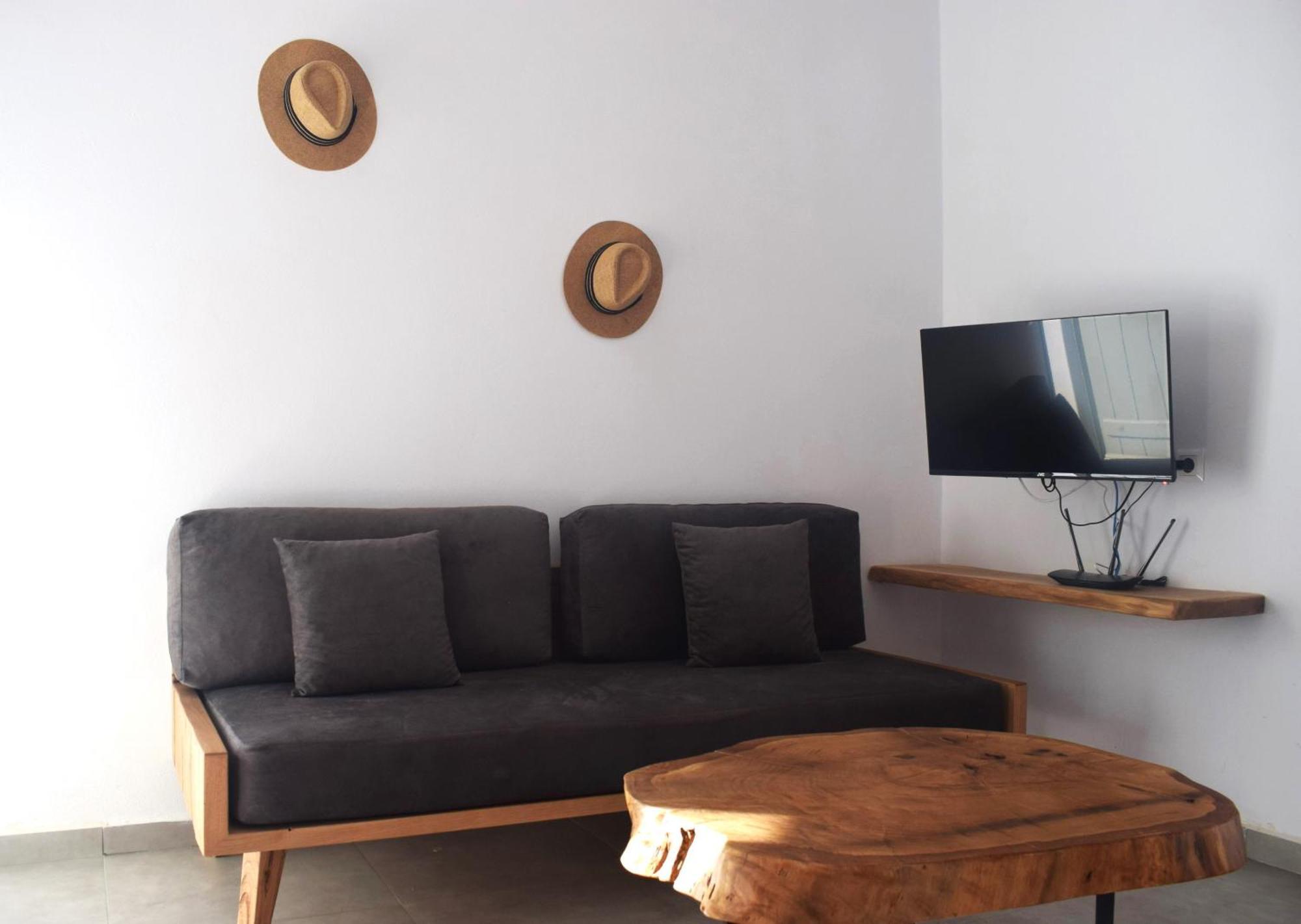 Κalamitsi Rooms & Apartments Kímolos Eksteriør bilde