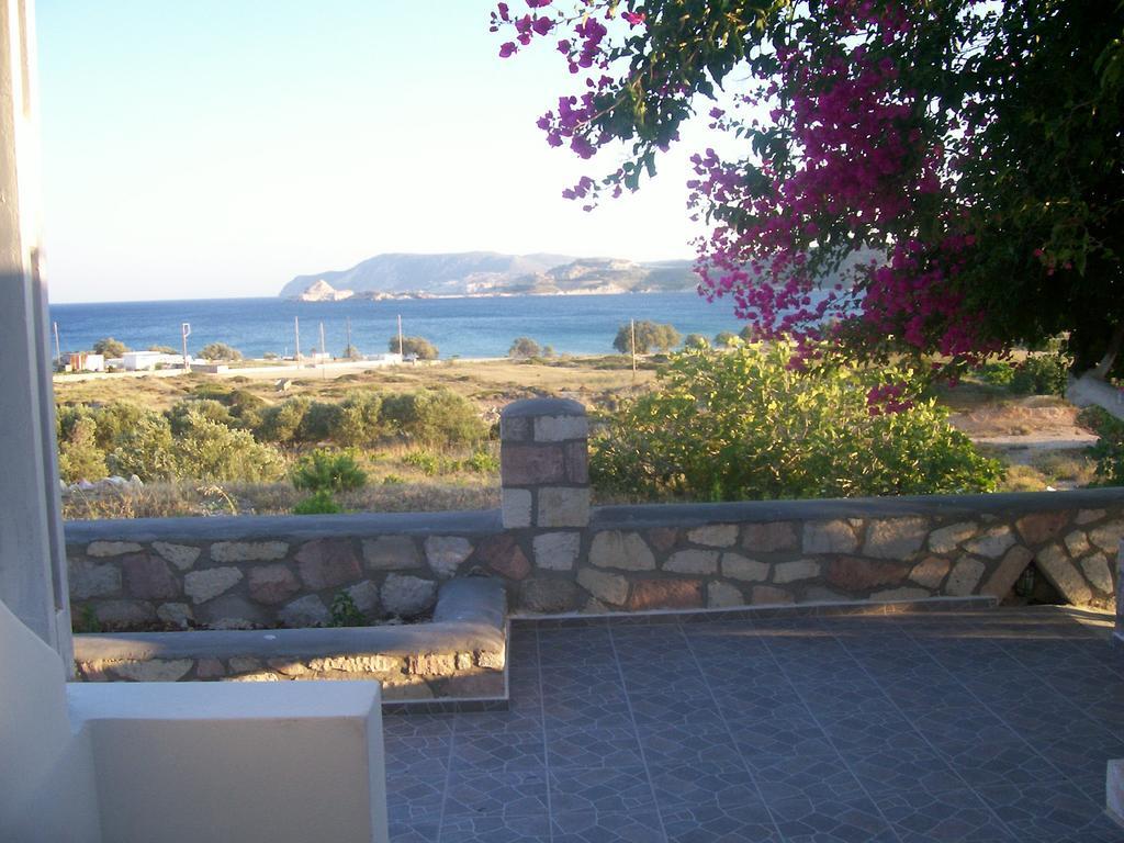 Κalamitsi Rooms & Apartments Kímolos Eksteriør bilde