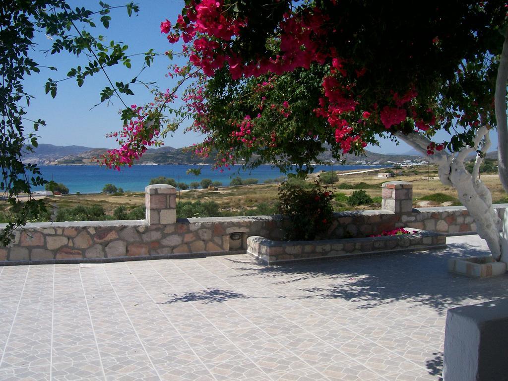 Κalamitsi Rooms & Apartments Kímolos Eksteriør bilde