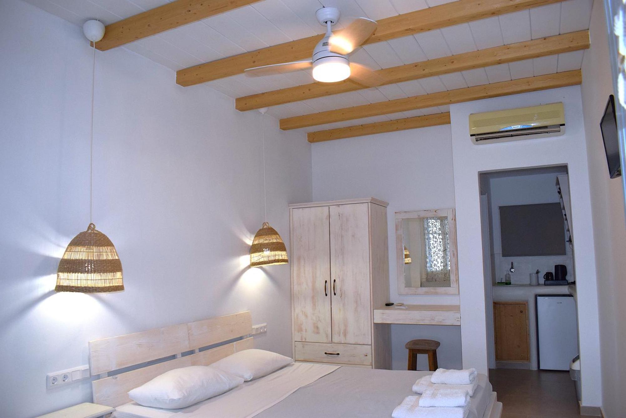 Κalamitsi Rooms & Apartments Kímolos Eksteriør bilde