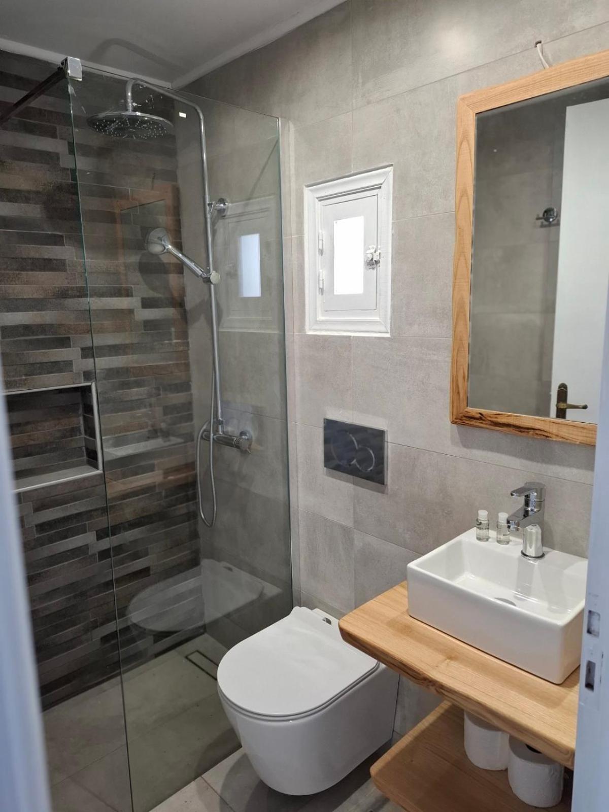 Κalamitsi Rooms & Apartments Kímolos Eksteriør bilde