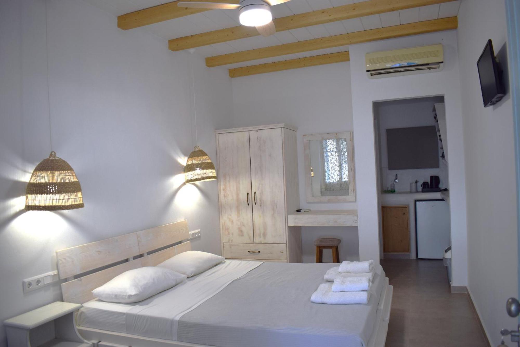 Κalamitsi Rooms & Apartments Kímolos Eksteriør bilde