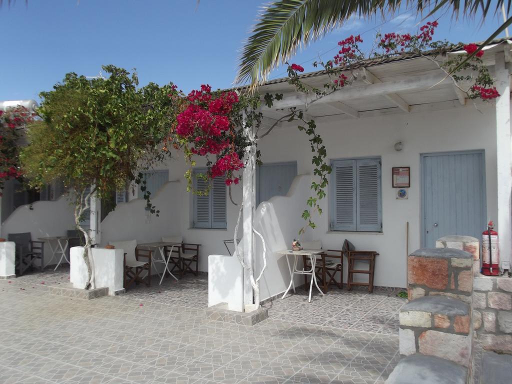 Κalamitsi Rooms & Apartments Kímolos Eksteriør bilde